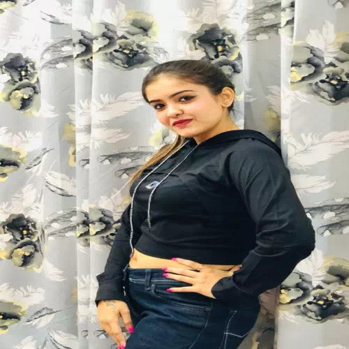 Black women crop top by FIZZI SHOP featuring a stylish, fitted design perfect for casual or chic outfits.