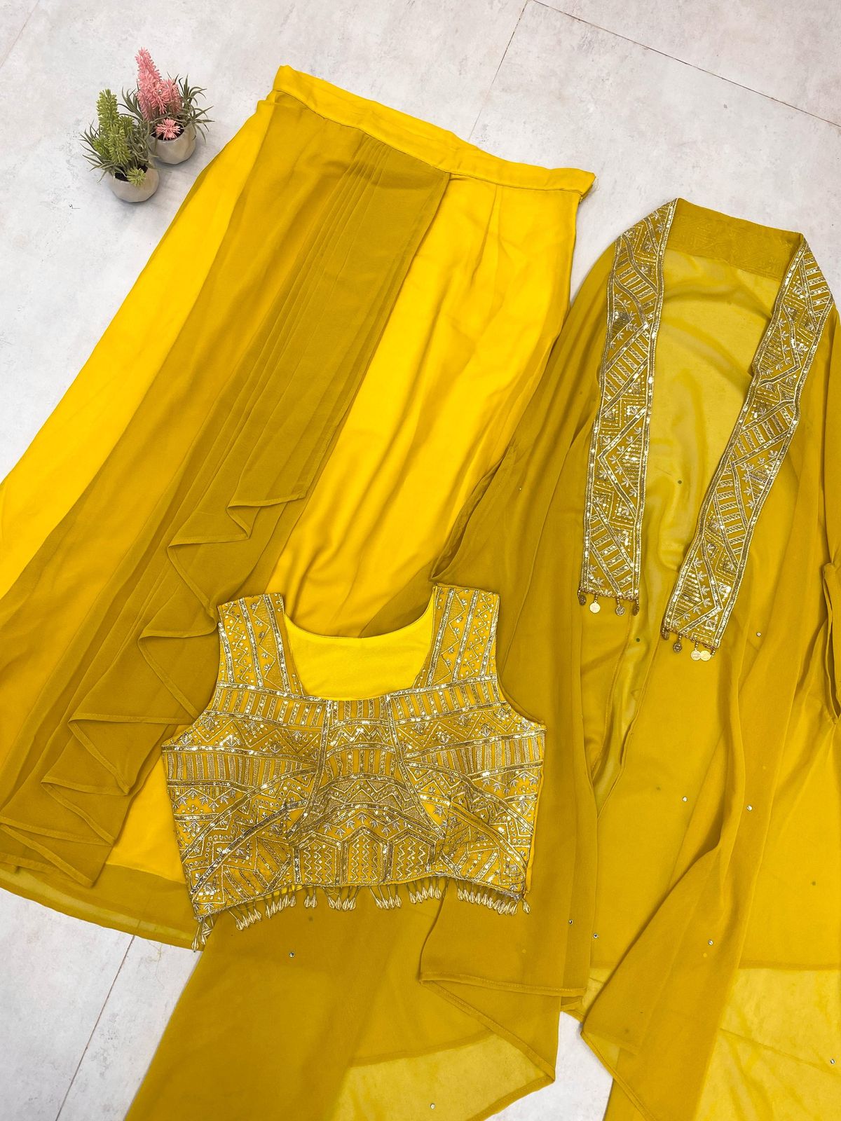✨ Glam Up Your Look with Our Gorgeous 3-Piece Set! ✨ Only ₹1999 + Shipping 🇮🇳