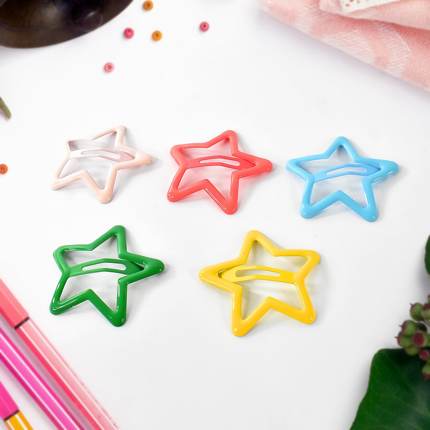 Set of 10 Wukusy metal star-shaped hair clips with printed design, perfect for stylish hair accessories.