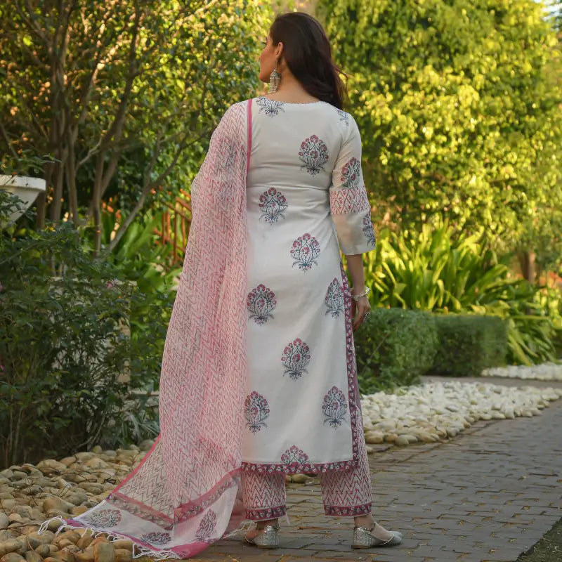 Alvami Women White Printed Pure Cotton Kurta And Pant Set
