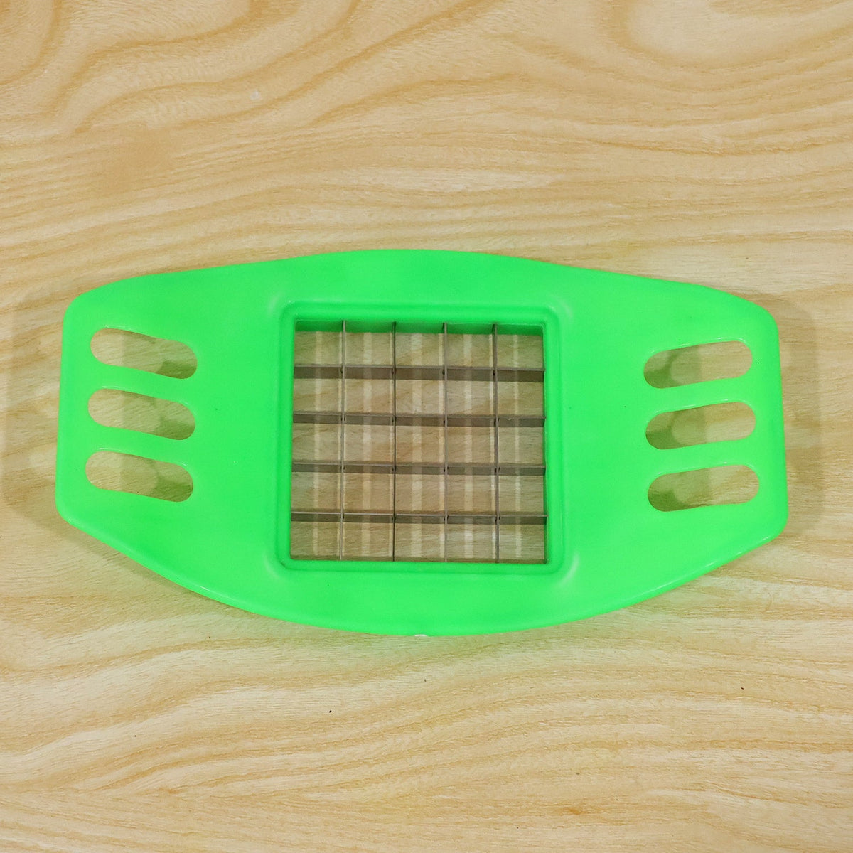 Wukusy French fry potato grid cutter with stainless steel blades, 17x10cm, showing the cutter's sharp blades and durable build