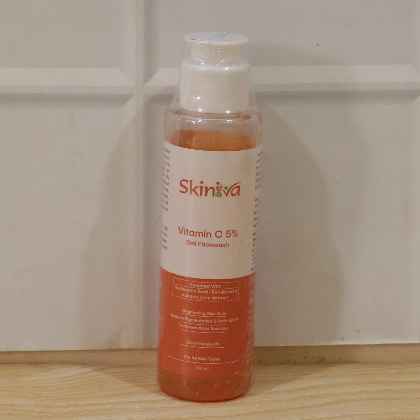 Brightening Vitamin C Gel Face Wash (1 Pc 100ml)