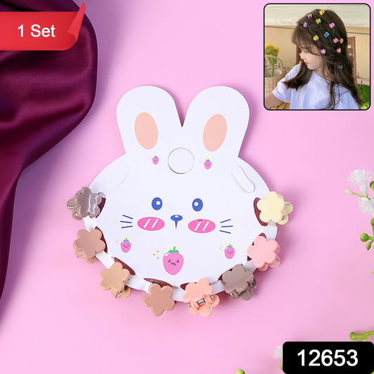 Set of three flower-shaped mini hair claw clips by Wukusy, ideal for stylish hair accessories and everyday beauty use.