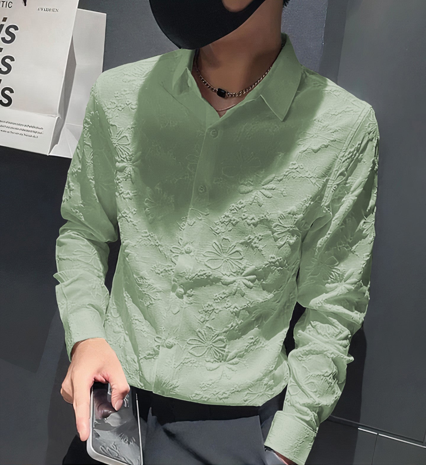 Men Regular Fit Solid Spread Collar Casual Shirt