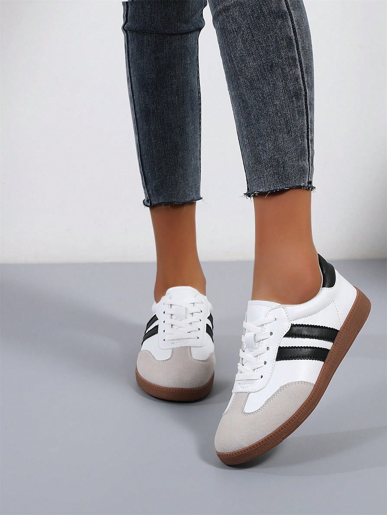 Men's Drpshippr sports sneakers for men, athletic outdoor shoes with breathable design and supportive soles.