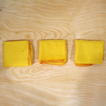 Three yellow cotton duster cloths for home and kitchen cleaning, each measuring 46x46 cm, by Wukusy.
