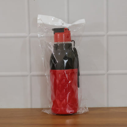 Wukusy plastic sports water bottle, 1000 ml capacity, clear with a black screw-on lid, designed for active hydration.