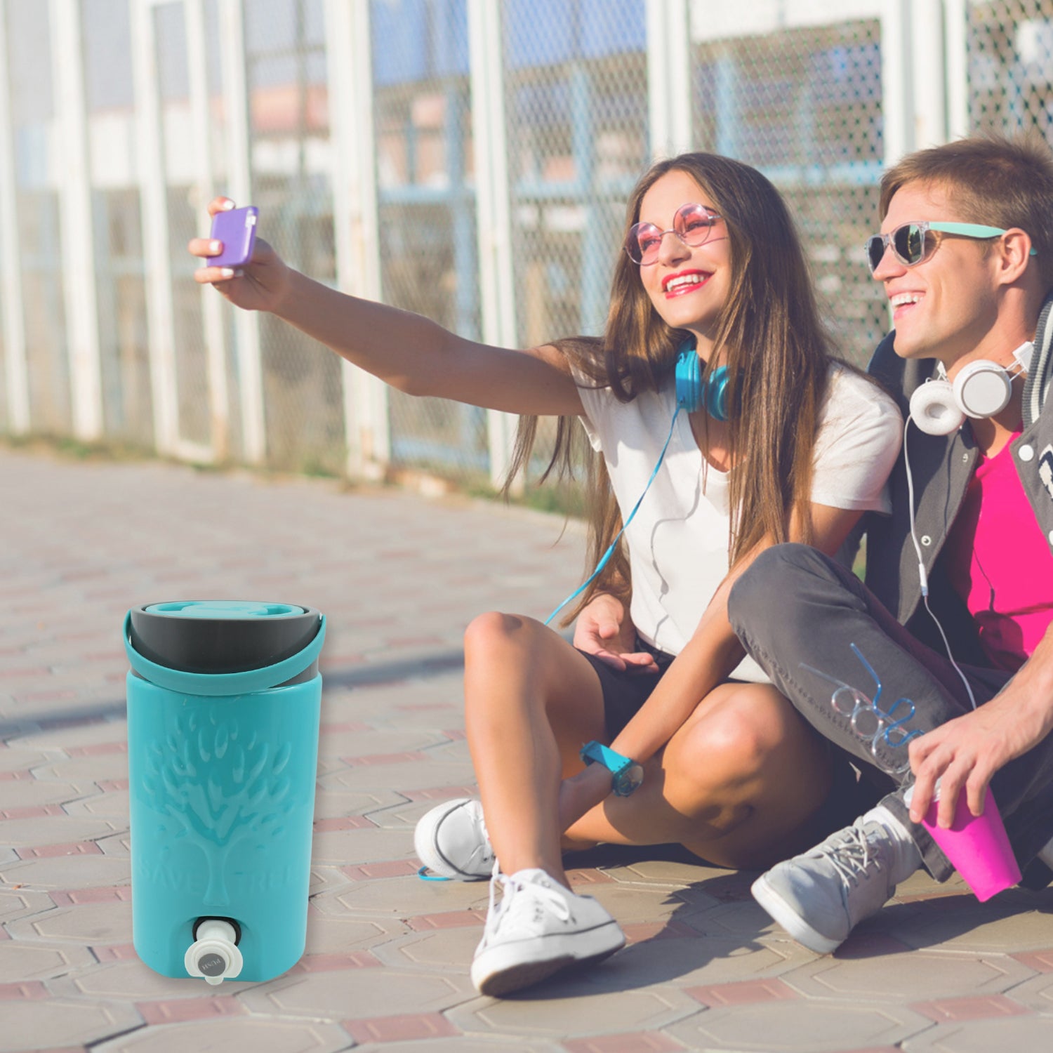 Wukusy insulated plastic water jug with sturdy handle and tap, 3000ml capacity for camping, travel, or home water storage