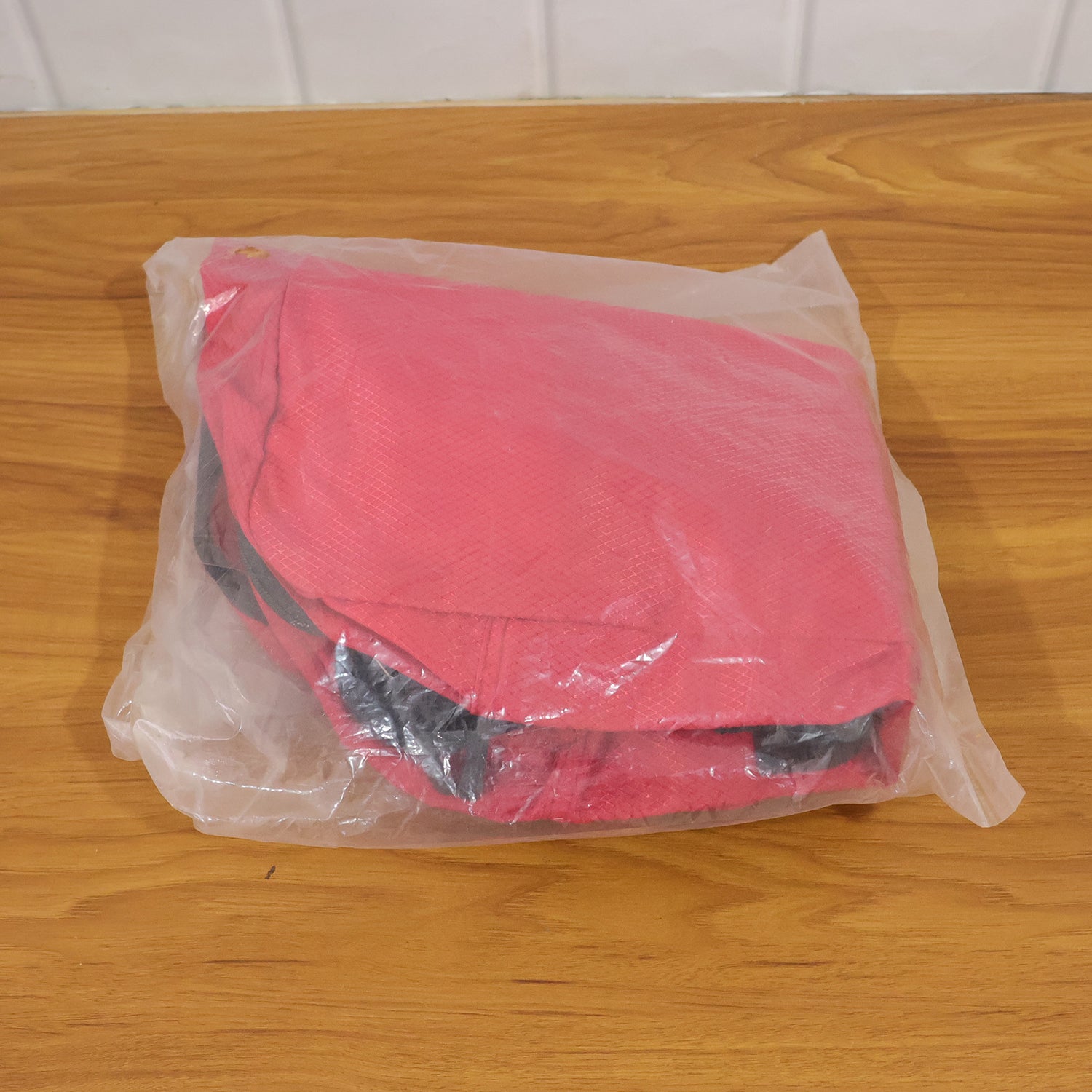 Wukusy 4-in-1 travel organizer packing cube set with four different size mesh and fabric bags for efficient packing and storage.