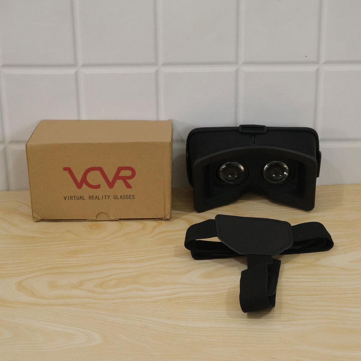 Wukusy 3D virtual reality smartphone headset with focus control and belt, shown on a white background.