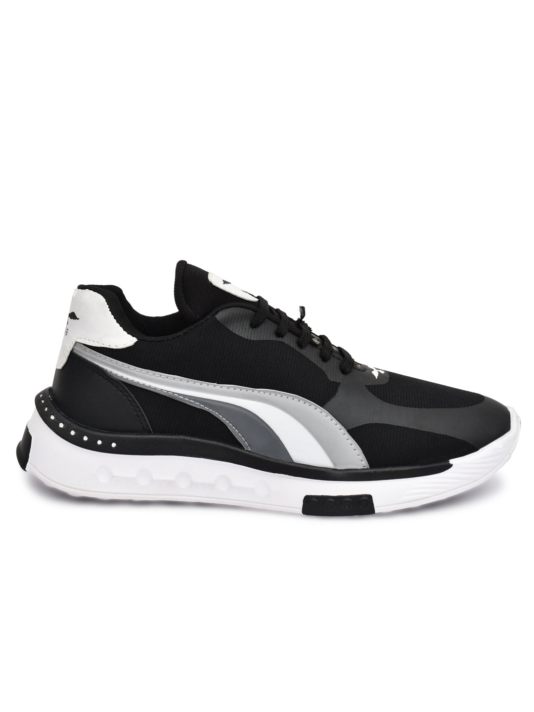 Sports shoes