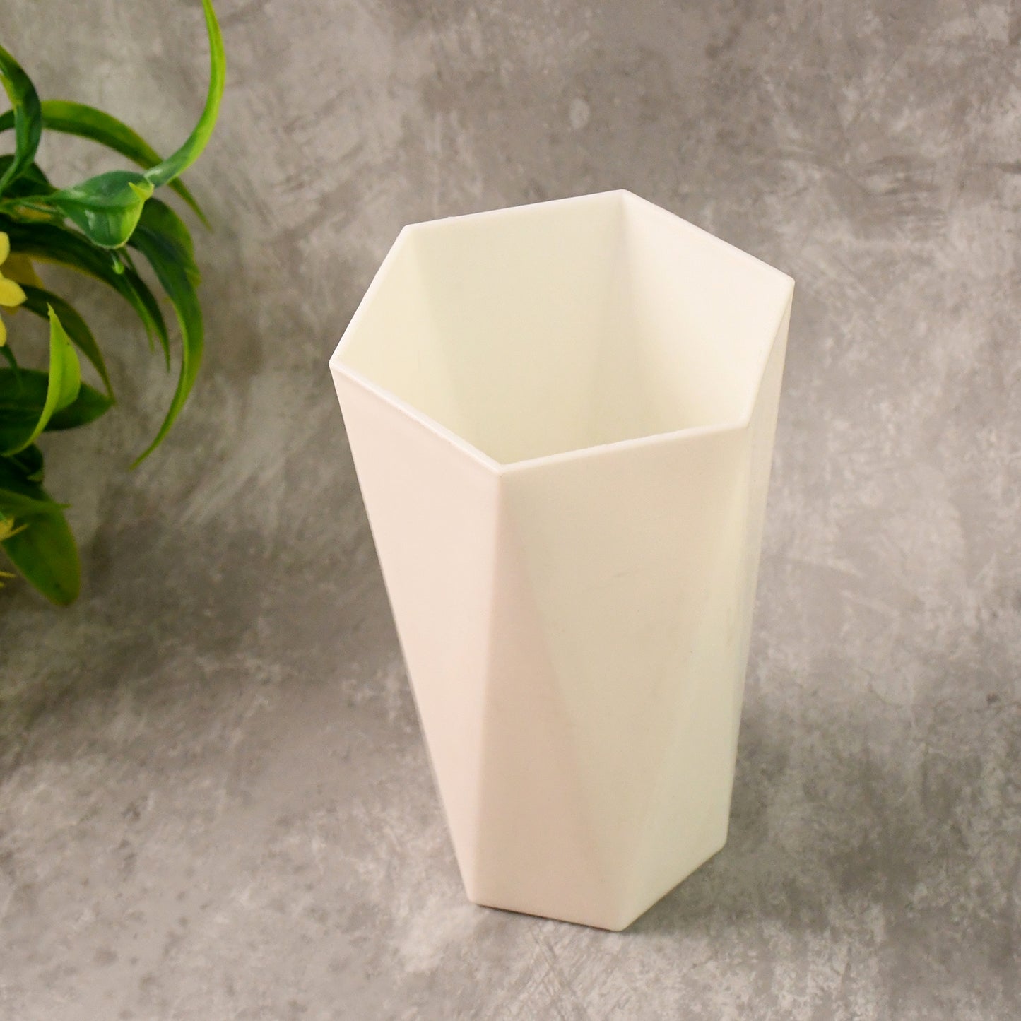 Modern Geometric Hexagon Plastic Flower Vase (1 Pc)