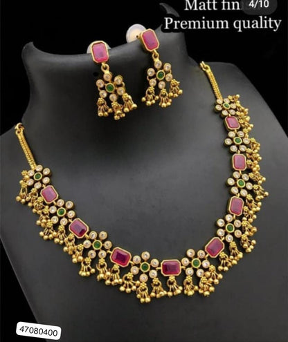 Traditional Wedding Wear Choker Necklace/Jewellery Set For Women