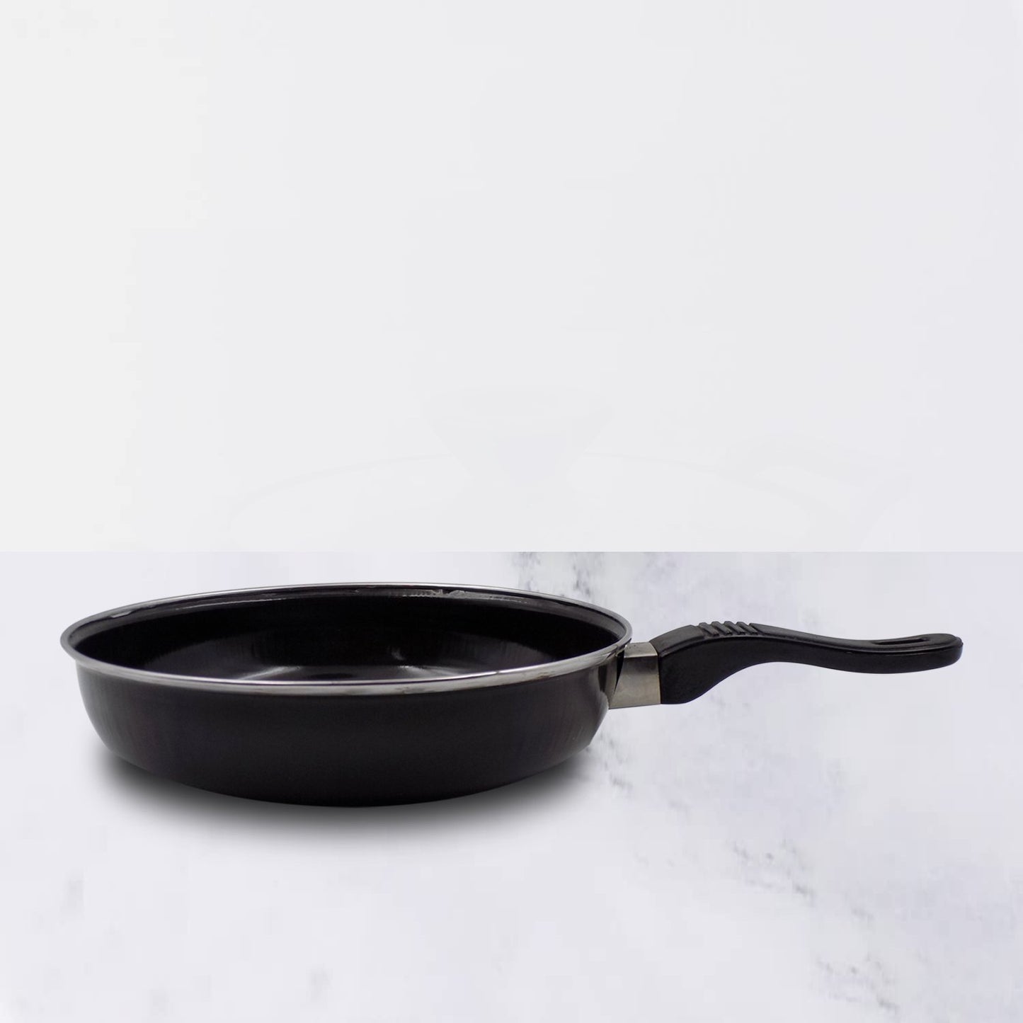 Wukusy 2522 non-stick gas-compatible fry pan without lid, kitchen tool with a black non-stick cooking surface and ergonomic handle.