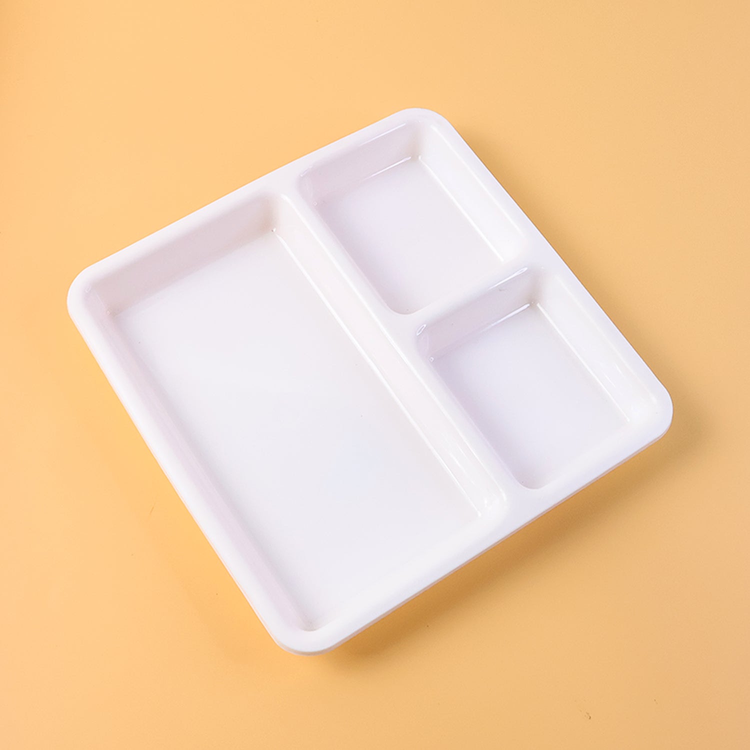 Plastic 3-compartment Plate For Meal Serving