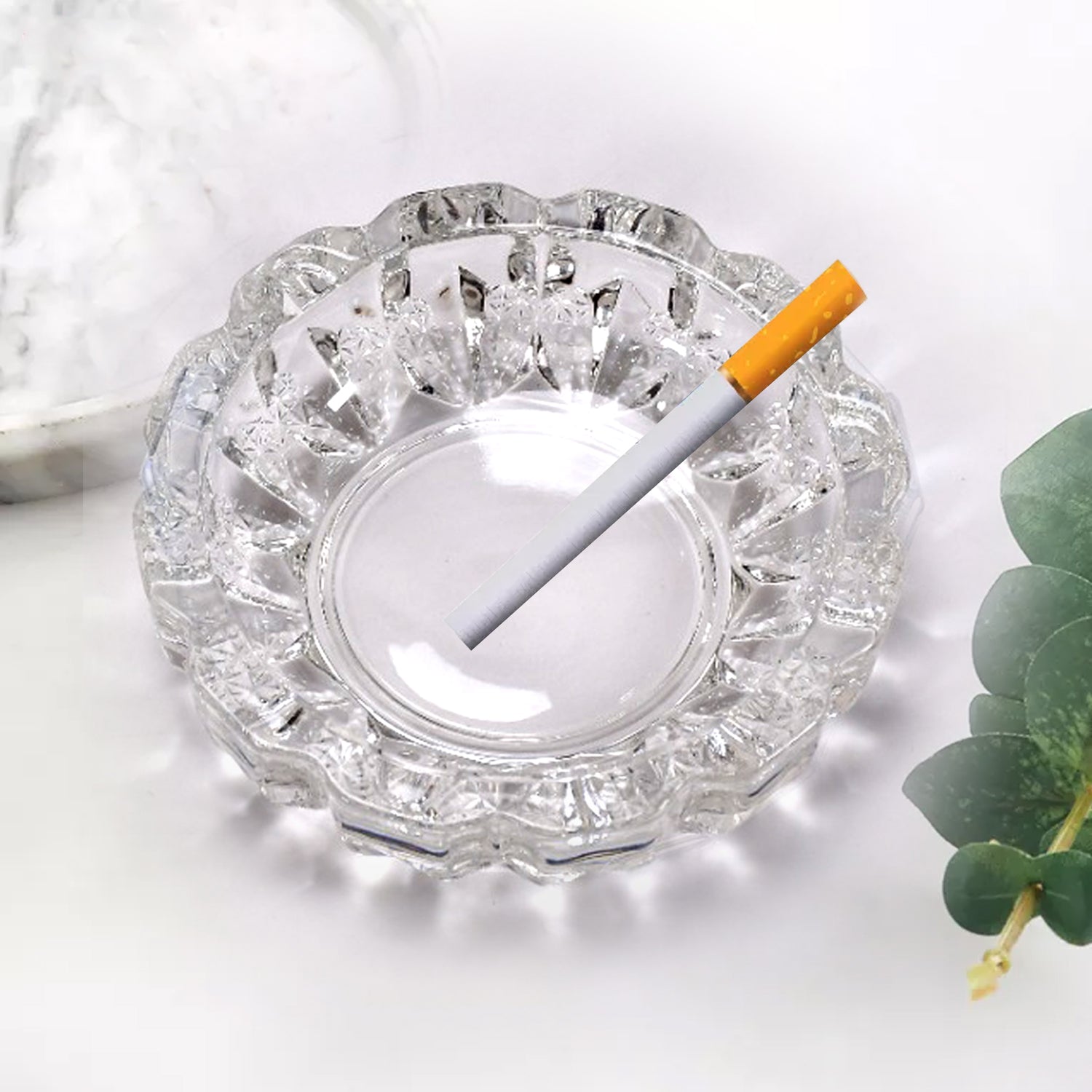 Wukusy Paricutin glass crystal cigar ashtray with round shape, ideal for home or outdoor use, stylish tabletop for home decor.