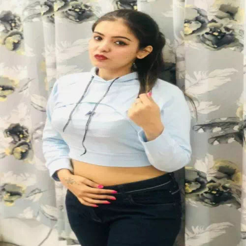 Blue women’s crop top by FIZZI SHOP, stylish and fitted top with a chic design, perfect for casual and trendy outfits.