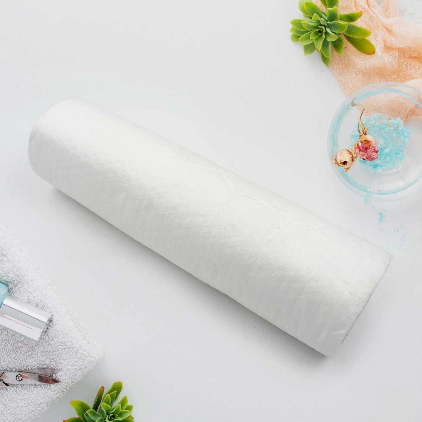 Wukusy non-woven reusable kitchen tissue roll with printed design, absorbent, washable paper towels and cleaning cloths, 30 sheets.