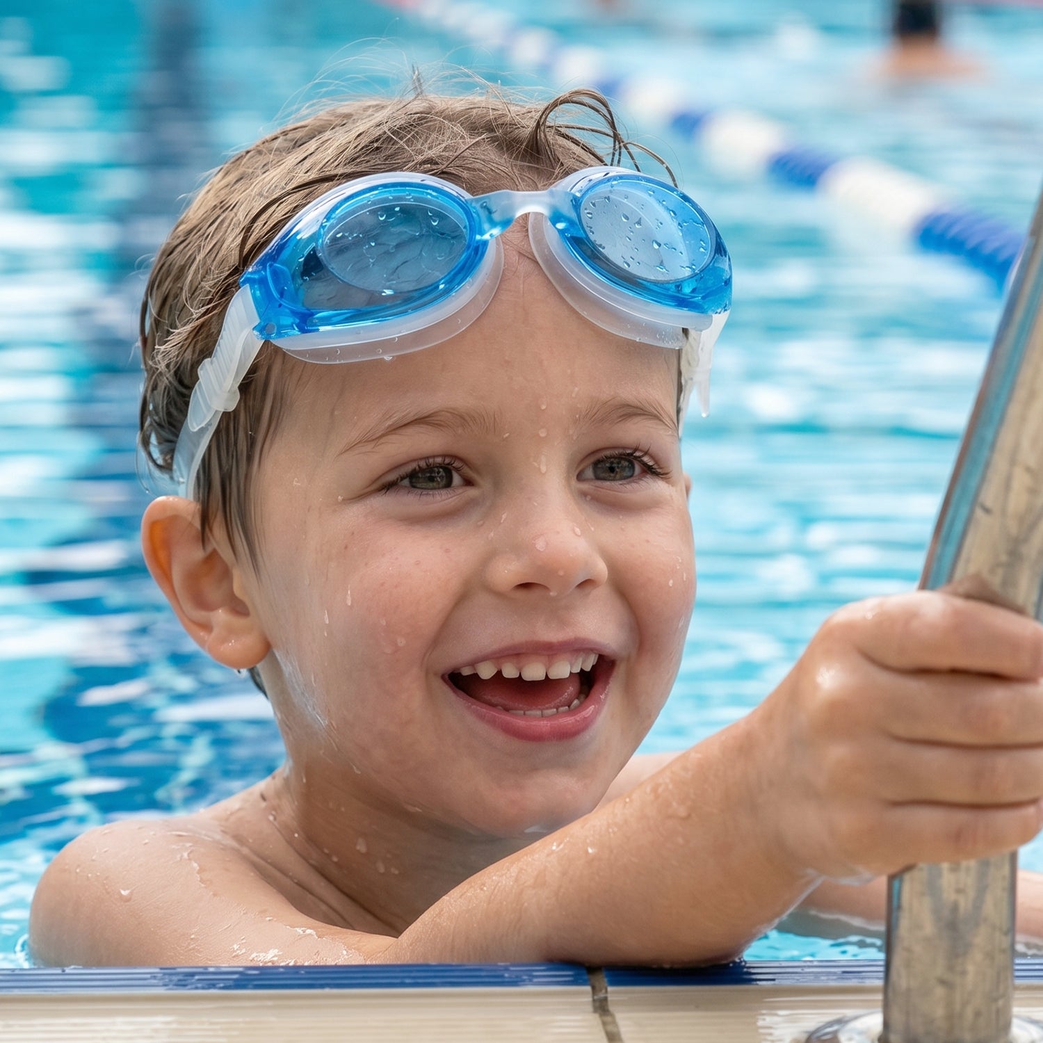 Wukusy kids' comfortable fit swimming goggles with clear vision and adjustable strap, designed for young swimmers.