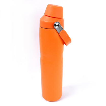 Wukusy insulated stainless steel water bottle with a sleek design and screw-on lid on a white background