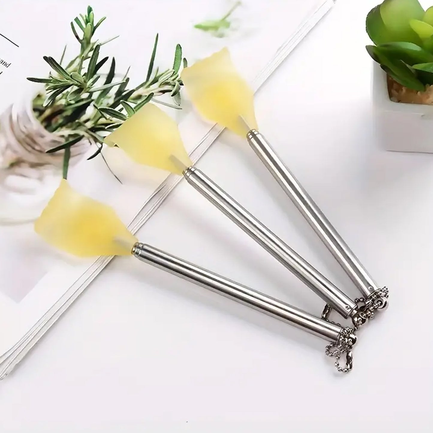 Wukusy retractable metal back scratcher, portable telescoping massage tool, adjustable 43cm design for women and men.