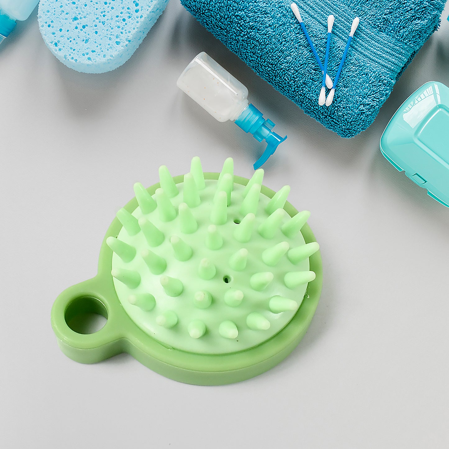 Wukusy scalp massage comb and hair brush for shower, portable, washable, designed to remove loose short hair and promote scalp health.