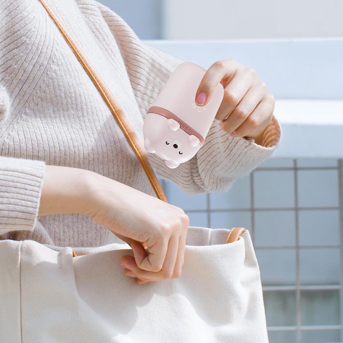 Cute Bear Shaped Soap Case (1 Pc)