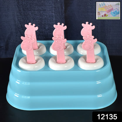 Wukusy plastic giraffe-shaped popsicle mold with 6 cavities for making fun ice treats at home in the kitchen.