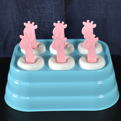 Wukusy plastic giraffe-shaped popsicle mold with 6 cavities for making homemade ice treats in a home kitchen setting.