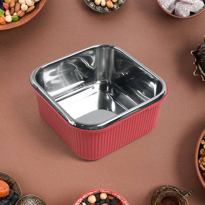 Wukusy Apex Victor square food storage container with 400ml capacity, made of clear plastic, ideal for kitchen organization.