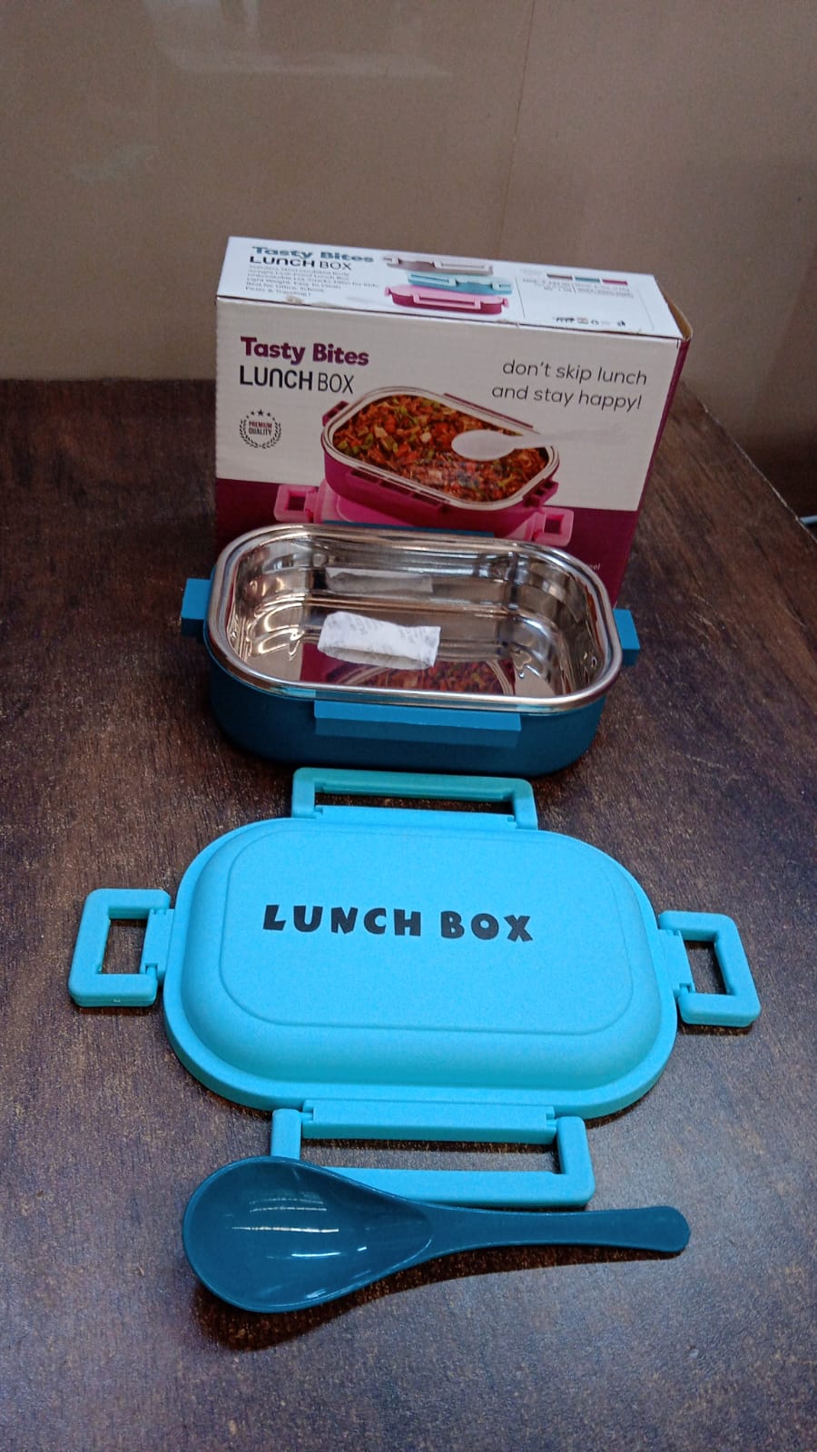 Wukusy insulated stainless steel leakproof lunch box with spoon, ideal for home and kitchen use, featuring a sleek design and secure lid.
