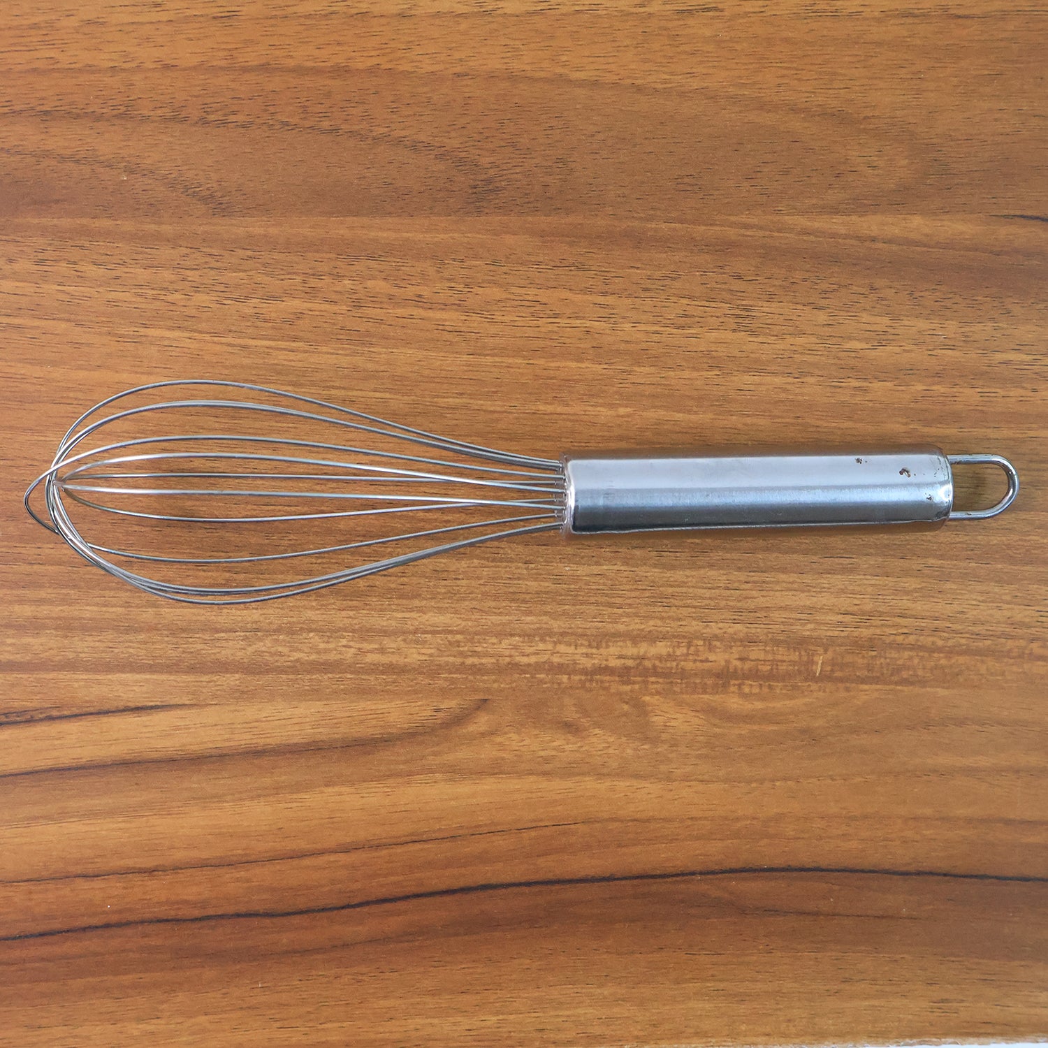 Small stainless steel balloon whisk by Wukusy, 20cm, ideal for mixing and whipping in kitchen cooking and baking tasks.