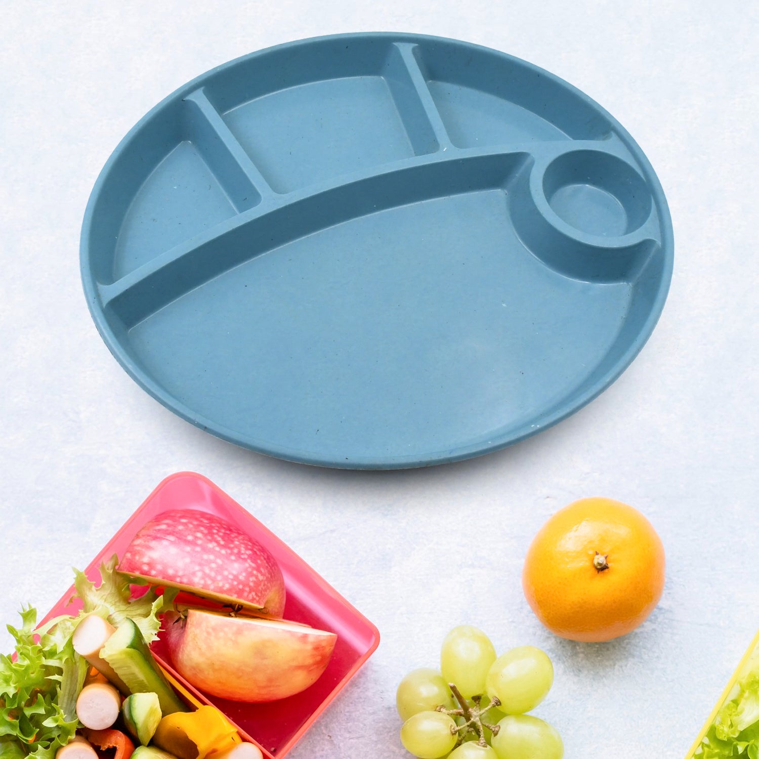 Wukusy 5577 plastic biodegradable food plate with 5 compartments and spoon, BPA-free reusable plate for kids, snacks, and outdoor camping.
