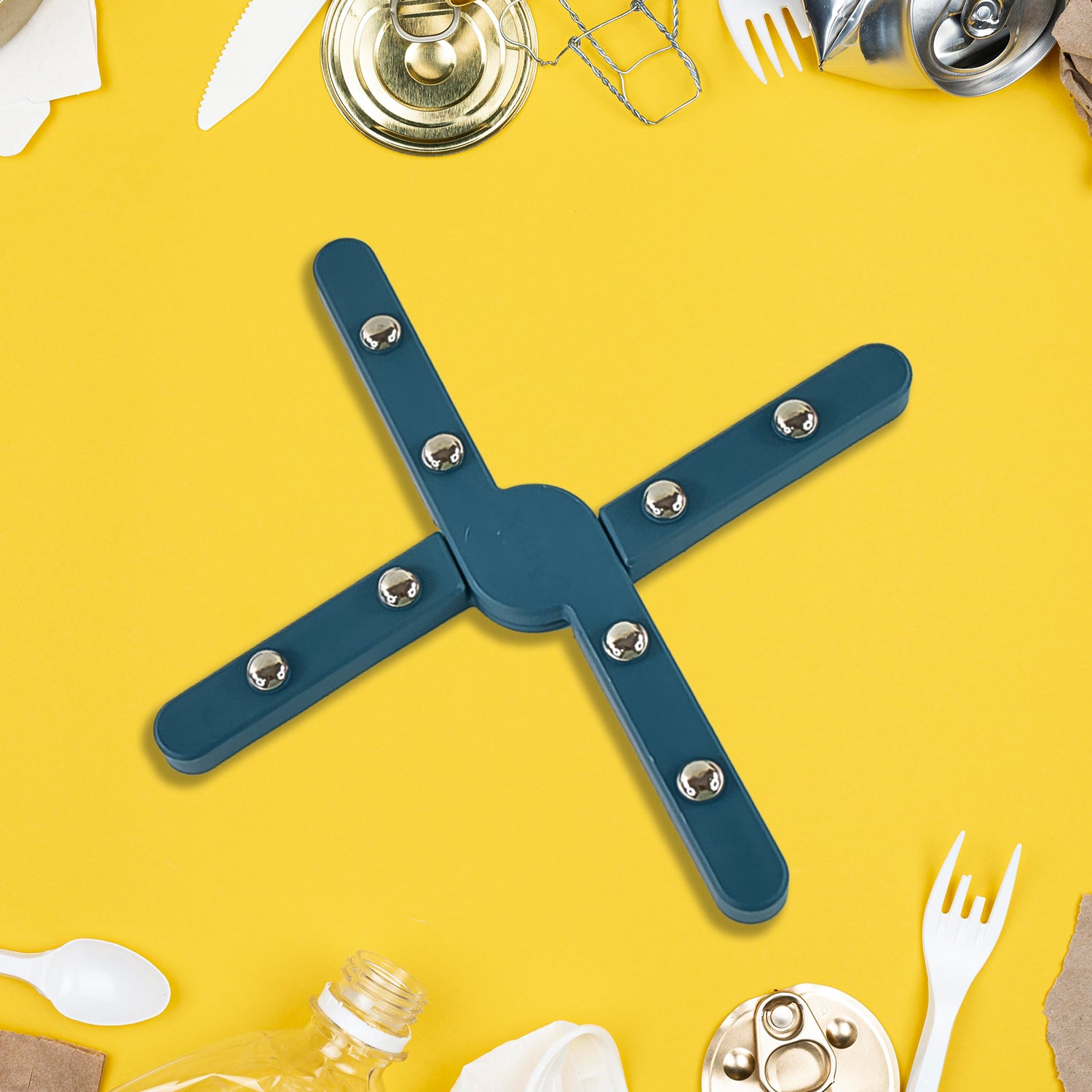 Wukusy Apex Foldable Hot Mate Set with two folding pan stands for hot pots, ideal for home and kitchen use.