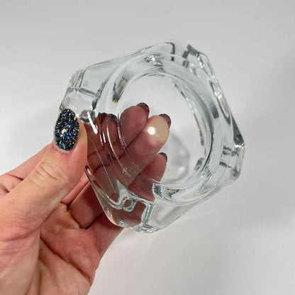 Wukusy Brunswick Crystal glass cigar and cigarette ashtray, round tabletop design for home or outdoor use, stylish home decor.
